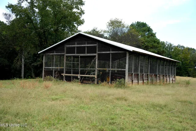 $527,650 | 1074 Midway Odom Road, Forest, MS 39074