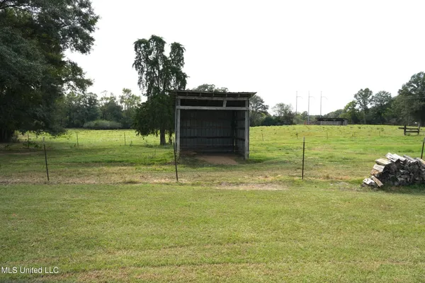 $527,650 | 1074 Midway Odom Road, Forest, MS 39074