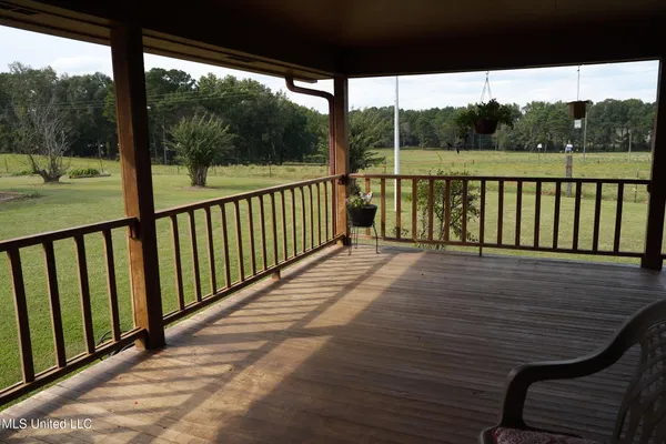 $527,650 | 1074 Midway Odom Road, Forest, MS 39074