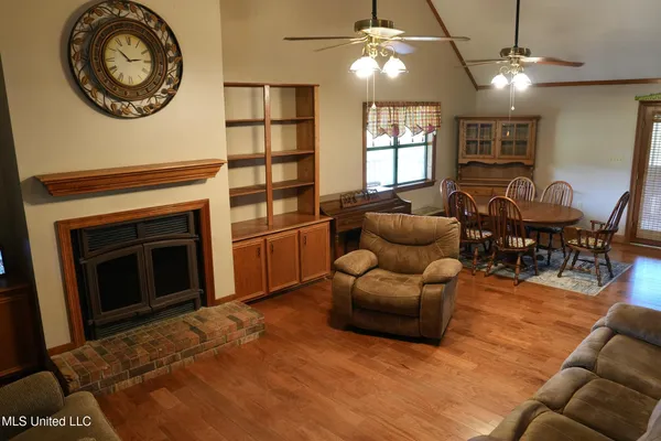 $527,650 | 1074 Midway Odom Road, Forest, MS 39074