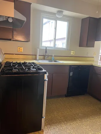 $169,900 | 143 Sheffield Drive, Saline, MI 48176