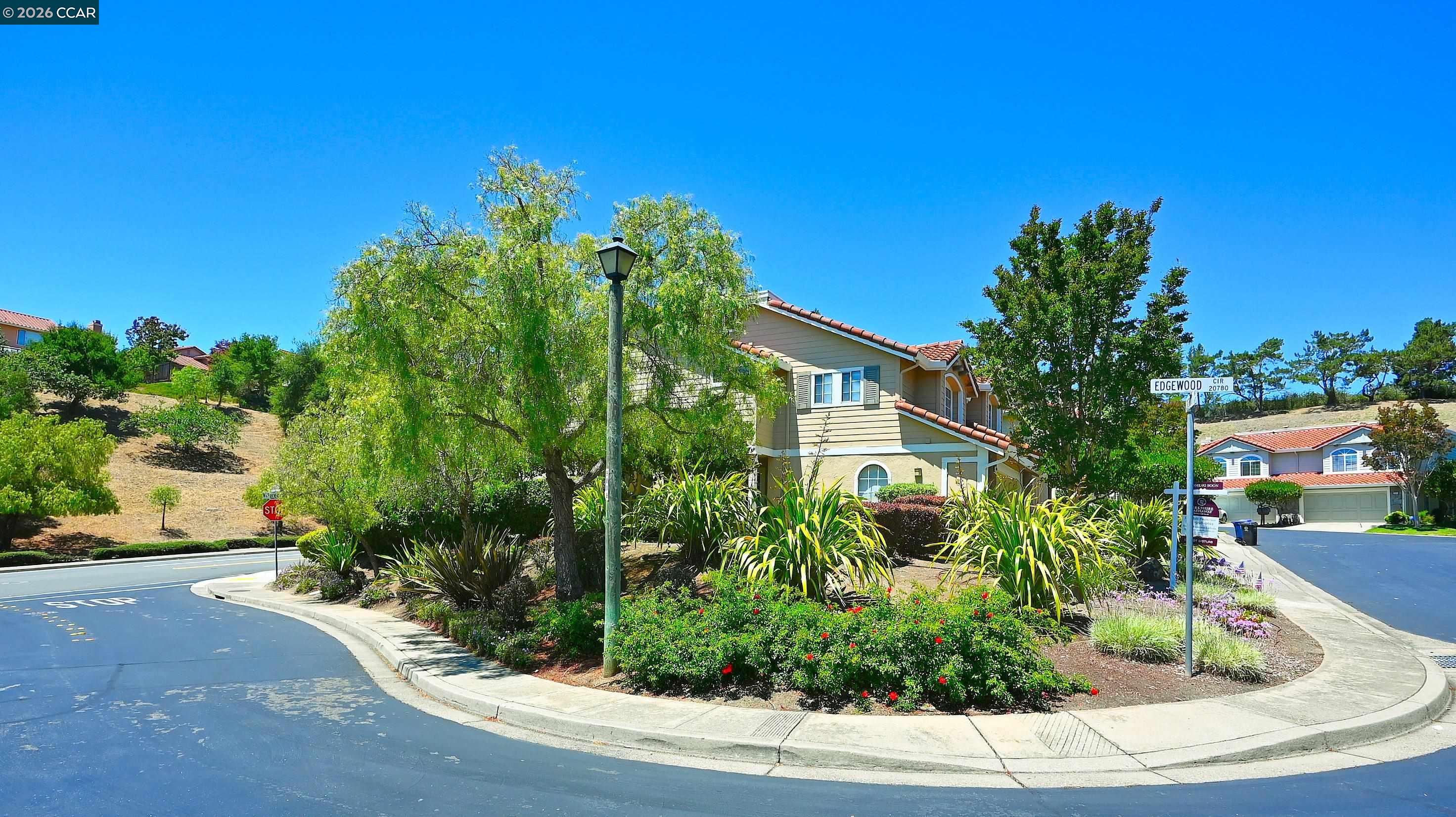 6670 Edgewood Way Castro Valley, CA 94552 - Photo 3 of 56