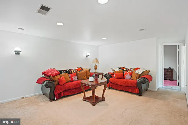 $448,000 | 7531 Dover Lane, Hyattsville, MD 20784