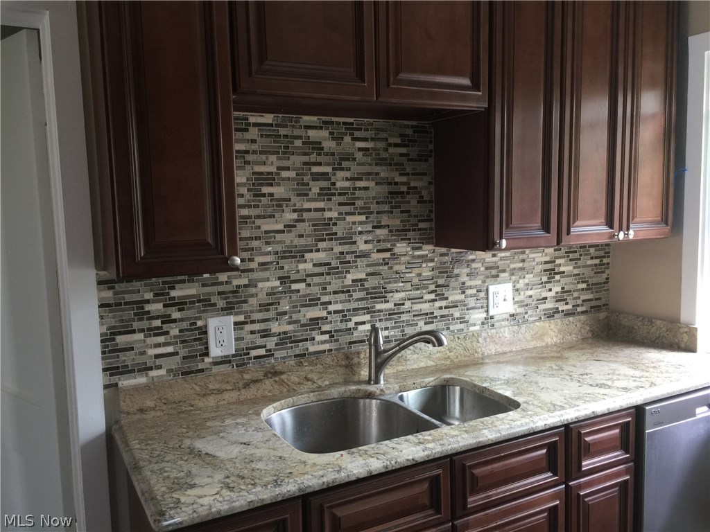 3632 Chelton Road Cleveland, OH 44120 - Photo 15 of 24