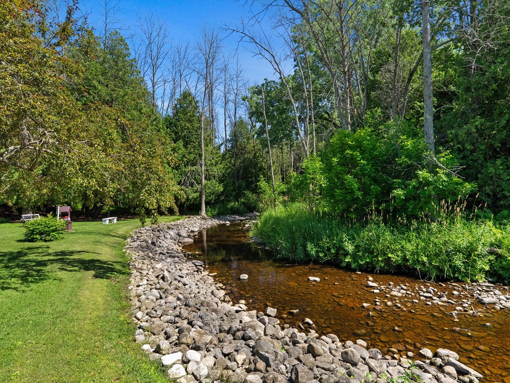142 County Road South Algoma, WI 54201 - Photo 9 of 41