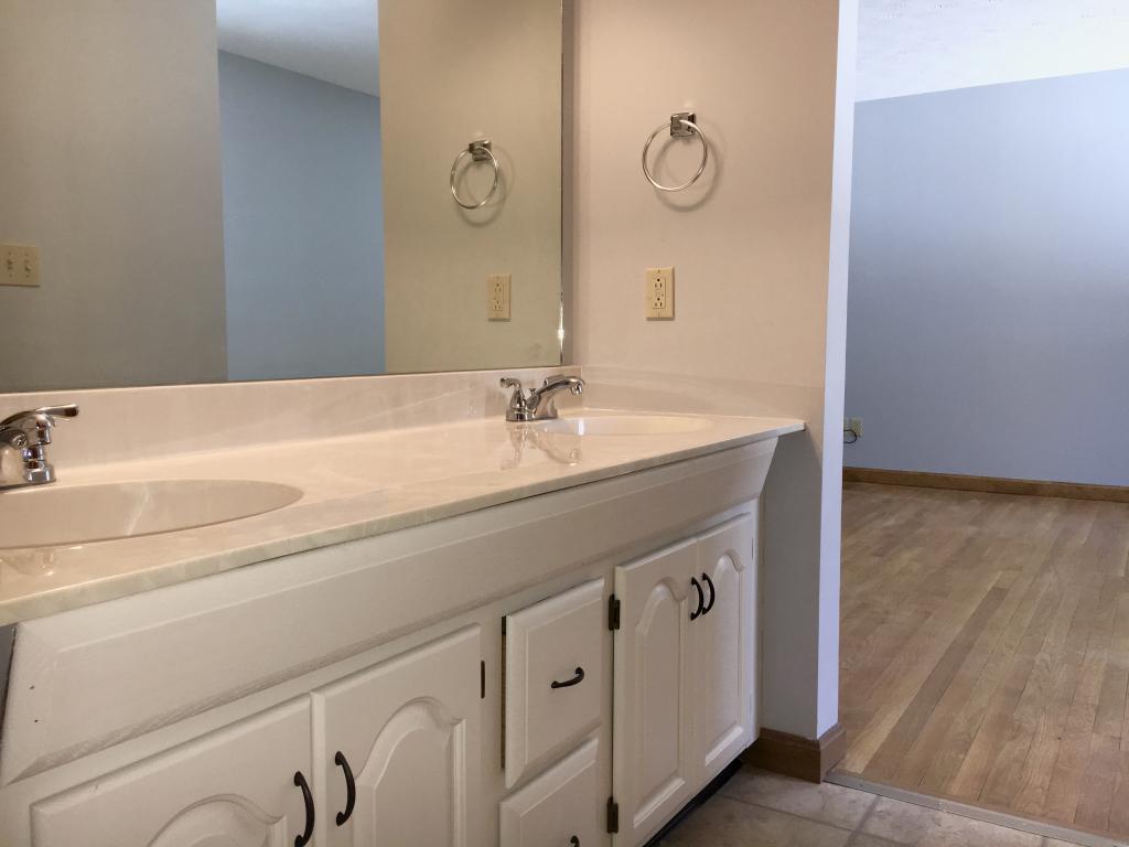 24 Lindsay Road Hooksett, NH 03106 - Photo 13 of 18