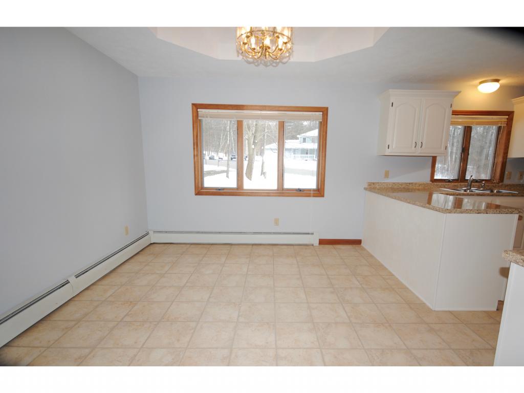 24 Lindsay Road Hooksett, NH 03106 - Photo 3 of 18