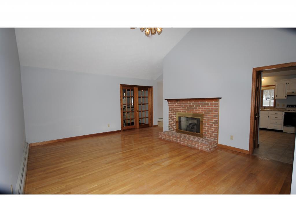 24 Lindsay Road Hooksett, NH 03106 - Photo 4 of 18