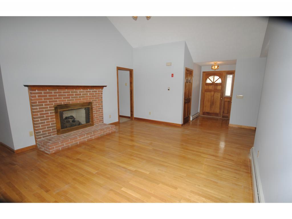 24 Lindsay Road Hooksett, NH 03106 - Photo 5 of 18