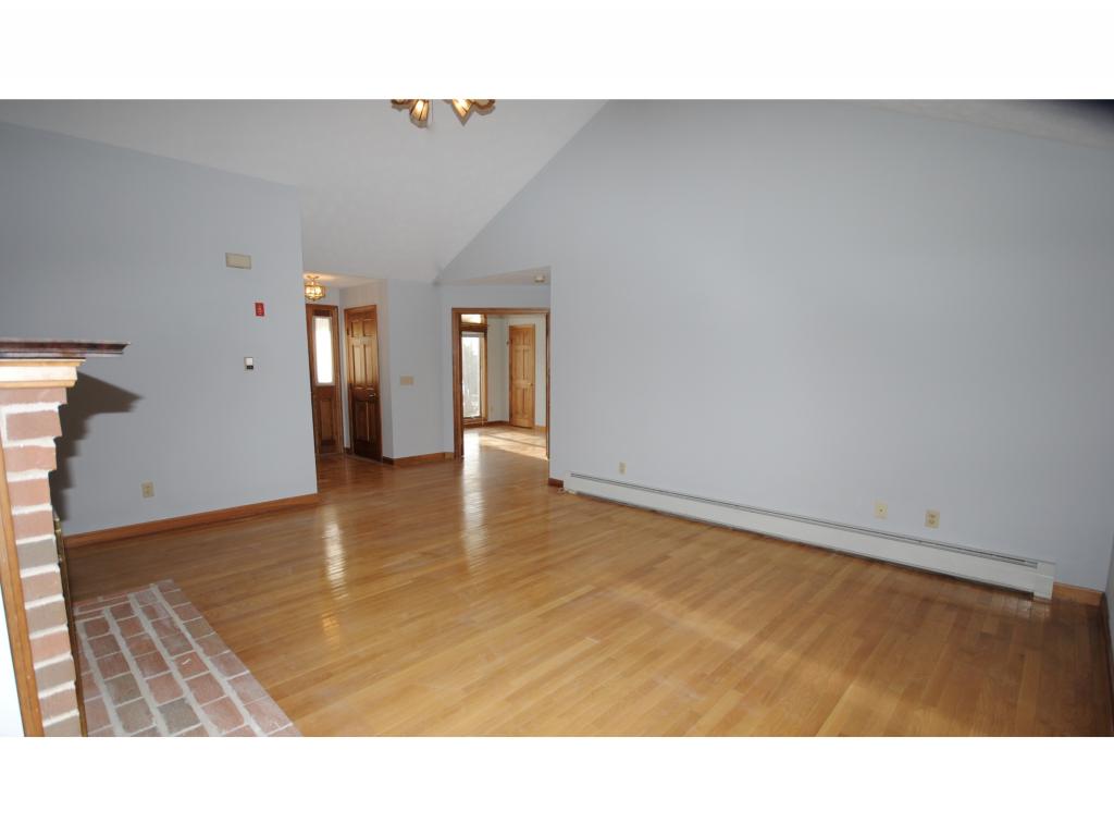 24 Lindsay Road Hooksett, NH 03106 - Photo 6 of 18