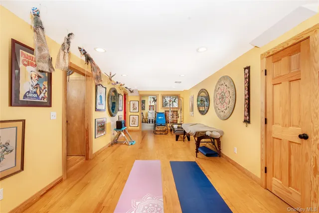 $20,000 | 6 White Lane, Hampton Bays, NY 11946