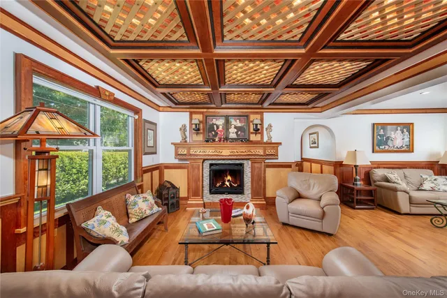 $20,000 | 6 White Lane, Hampton Bays, NY 11946