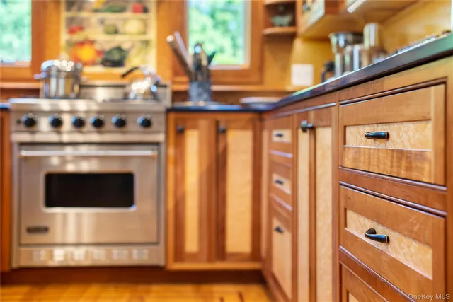 $20,000 | 6 White Lane, Hampton Bays, NY 11946