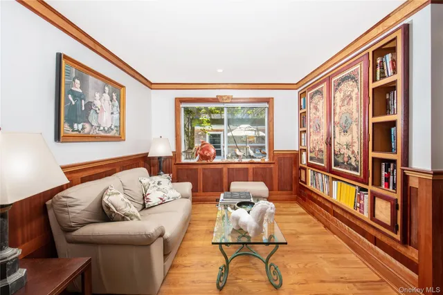 $20,000 | 6 White Lane, Hampton Bays, NY 11946