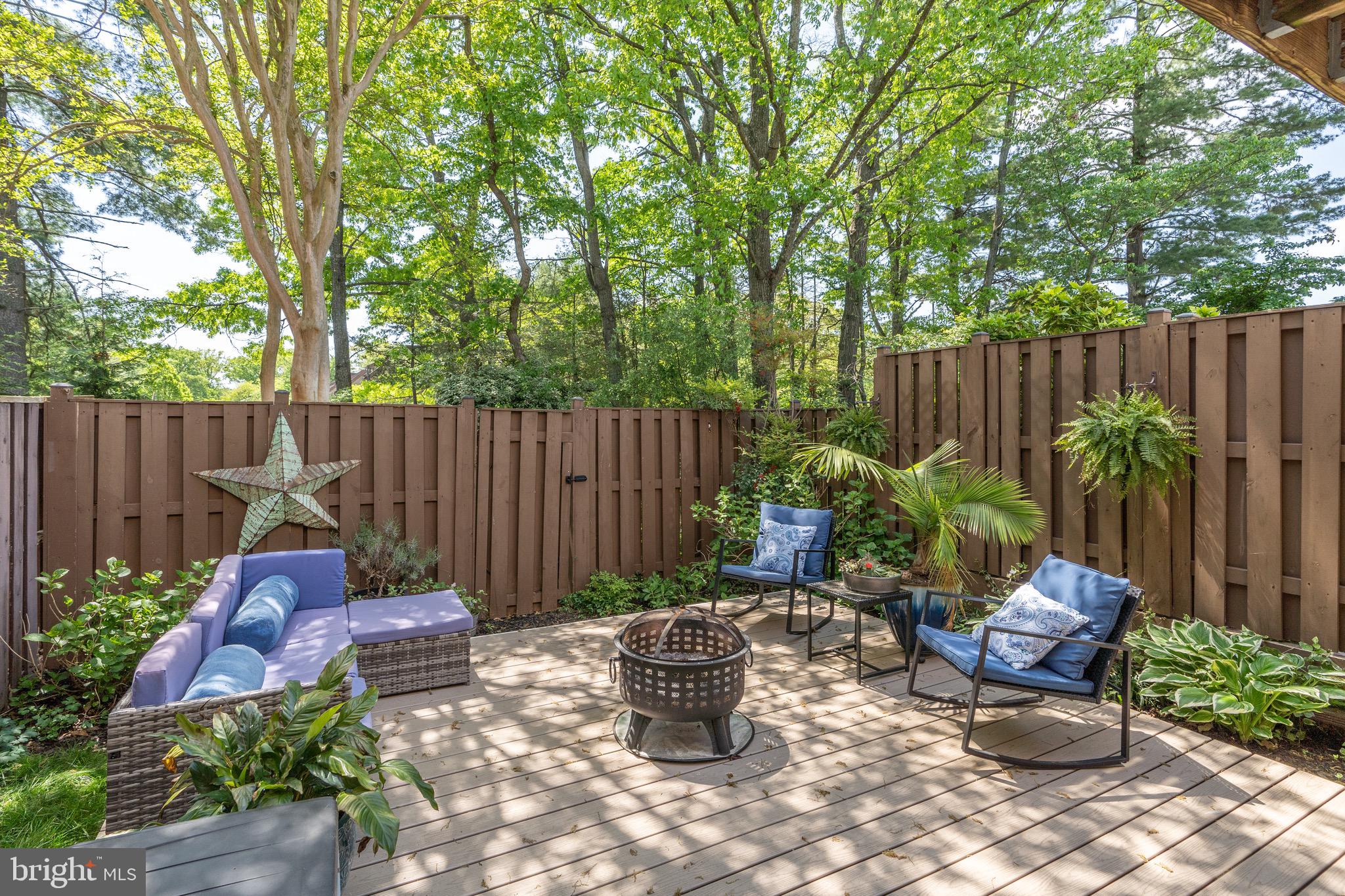 1656 Valencia Way Reston, VA 20190 - Photo 12 of 50 Perfect for summertime