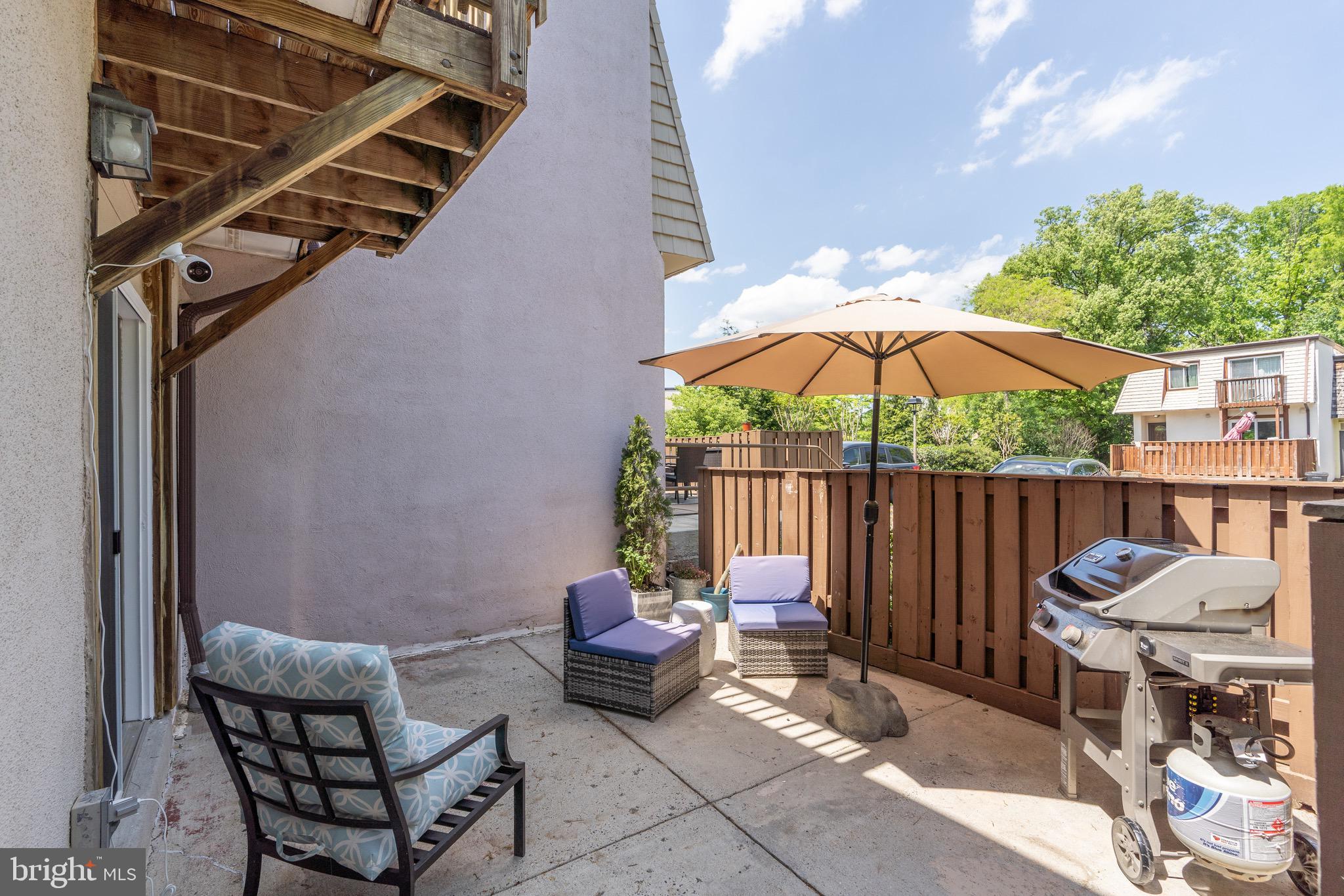 1656 Valencia Way Reston, VA 20190 - Photo 24 of 50 Inviting front patio