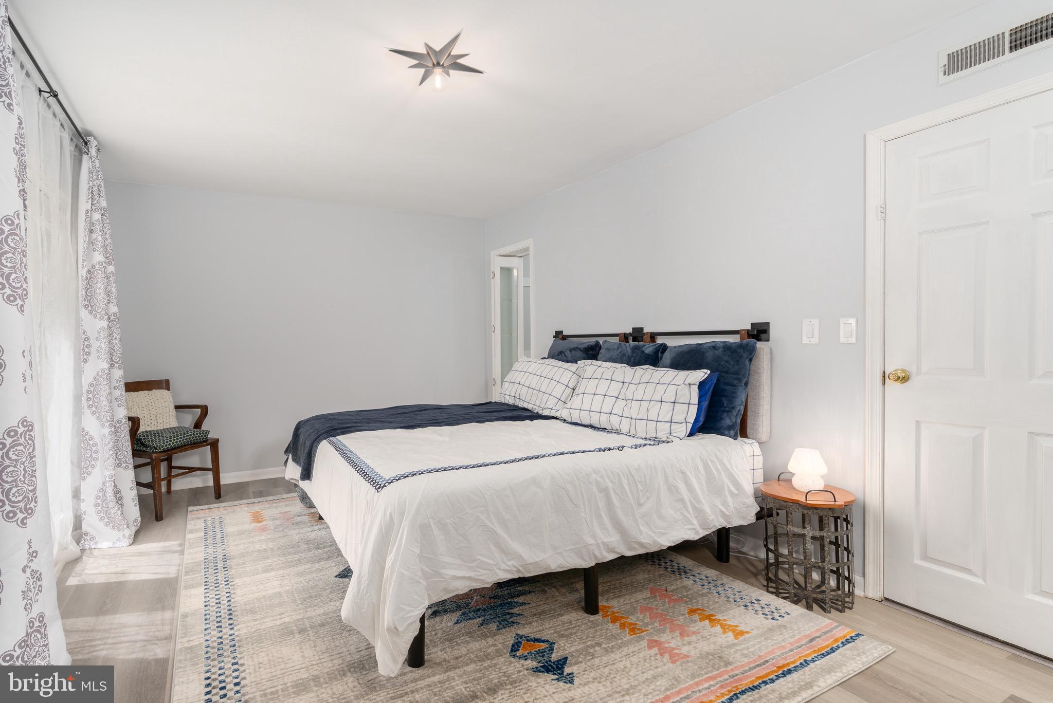 1656 Valencia Way Reston, VA 20190 - Photo 27 of 50 Primary ensuite