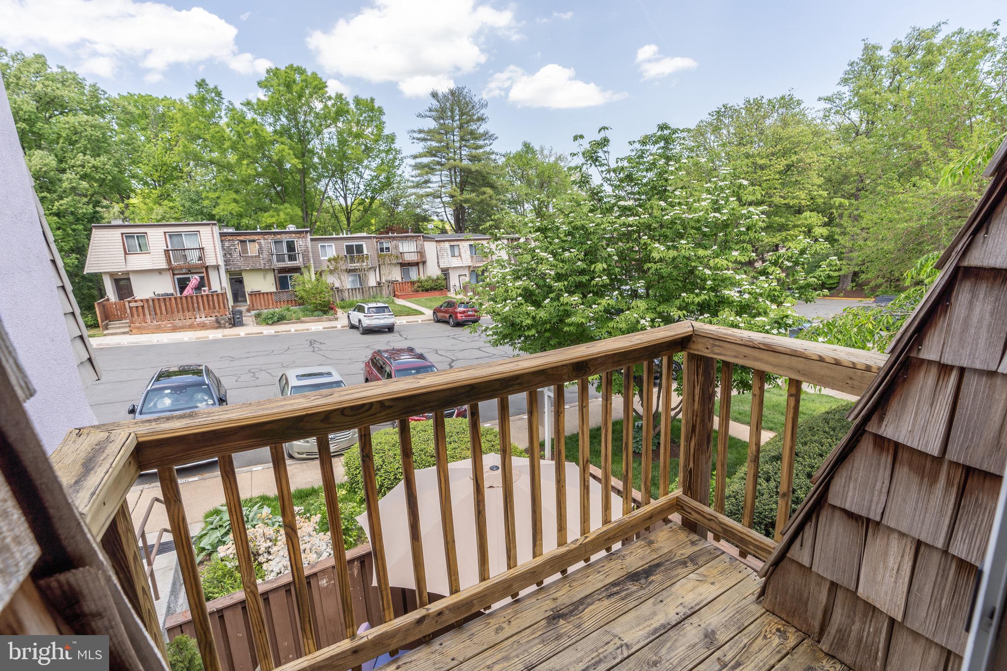 1656 Valencia Way Reston, VA 20190 - Photo 39 of 50 Deck off of bedroom 3