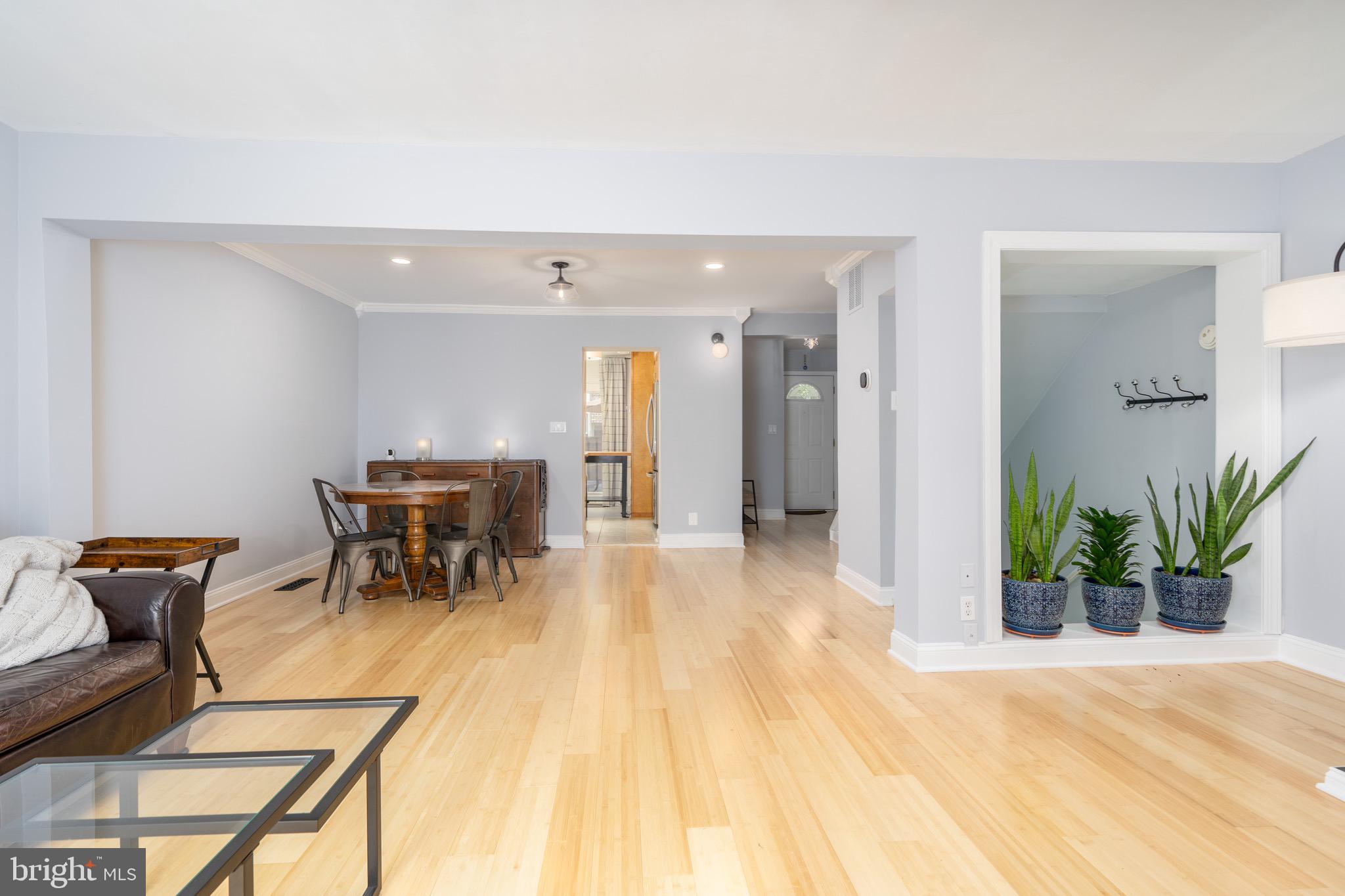 1656 Valencia Way Reston, VA 20190 - Photo 8 of 50 Convenient dining area adjacent