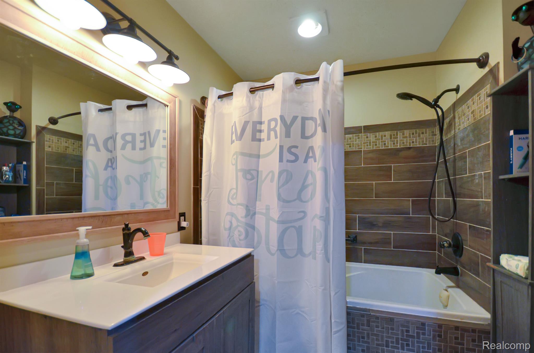 5137 Bowman Road St. Clair, MI 48079 - Photo 12 of 33 Gallery Image 12