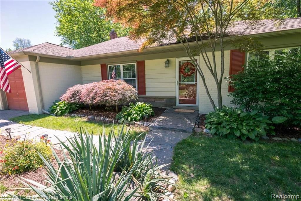 2168 Somerset Road Bloomfield Hills, MI 48302 - Photo 2 of 16