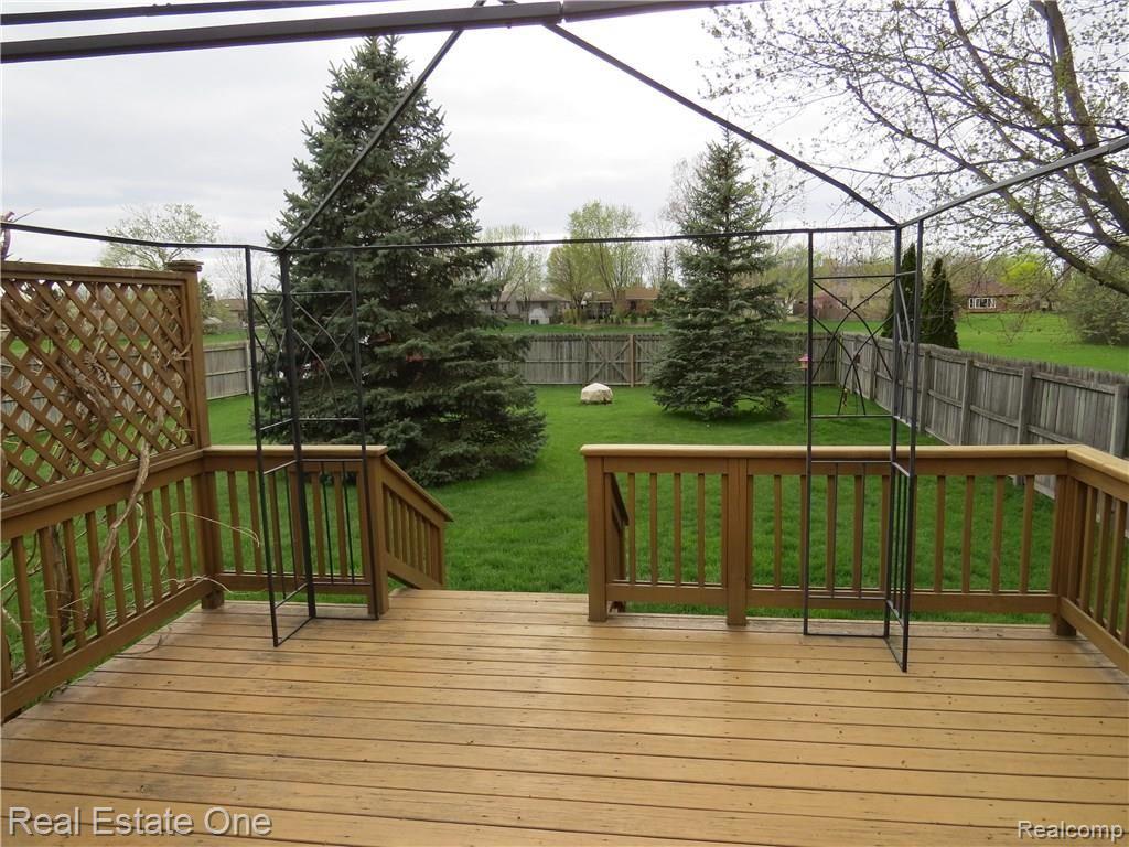 921 Minnesota Road Troy, MI 48083 - Photo 22 of 27 IMG_2447.JPG