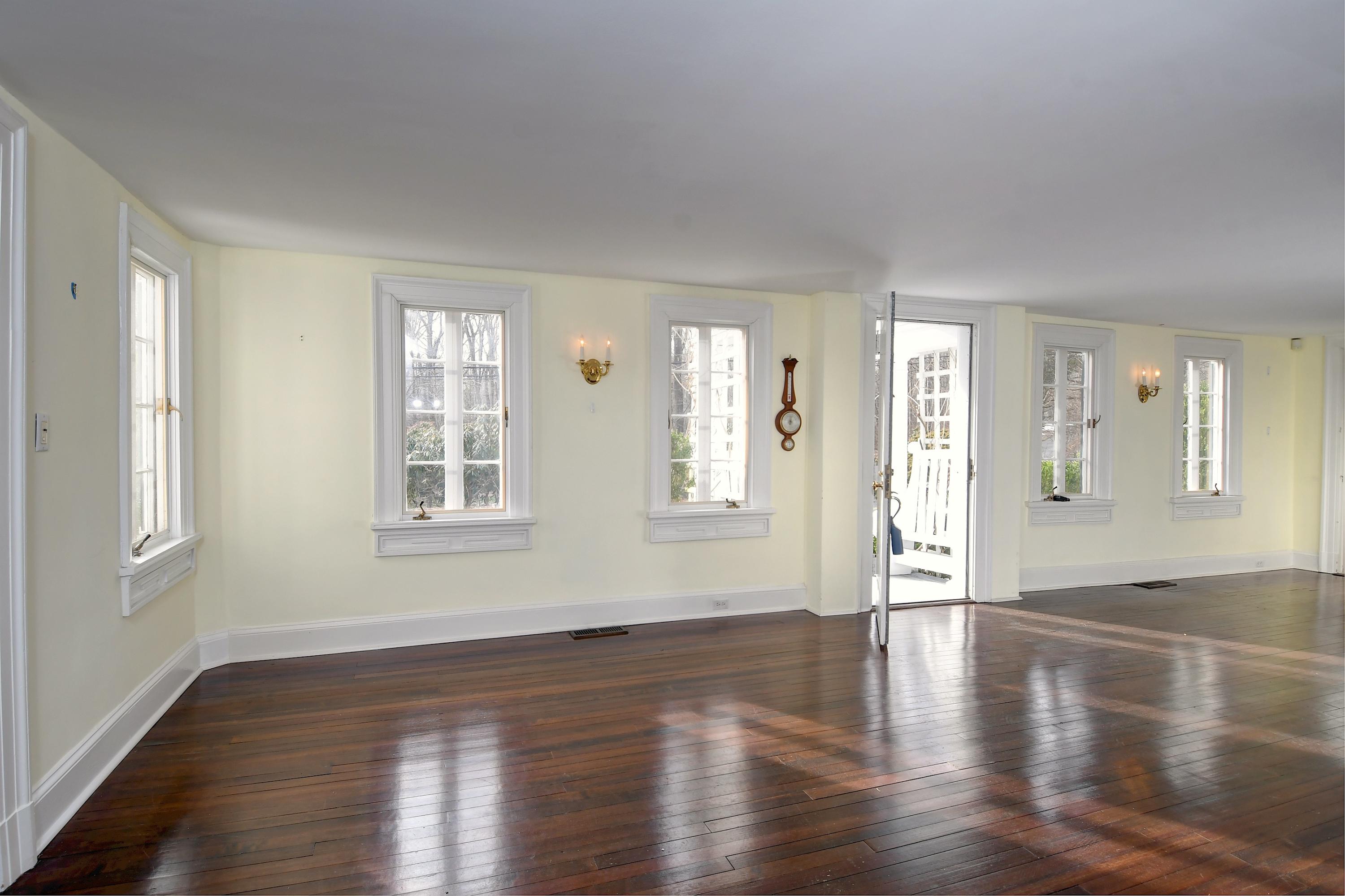 431 Greenley Road New Canaan, CT 06840 - Photo 14 of 25 Front Entrance Foyer