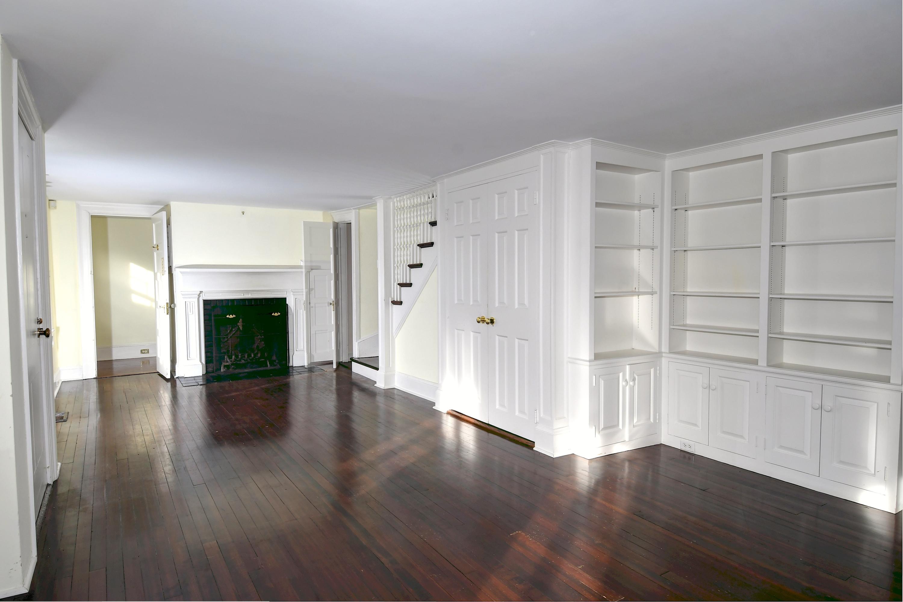 431 Greenley Road New Canaan, CT 06840 - Photo 15 of 25 Library