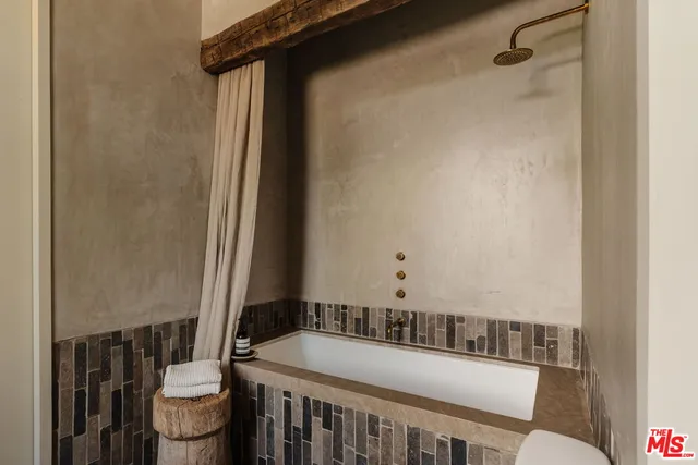 $3,995,000 | 225 Powderhorn Ranch Road, Topanga, CA 90290