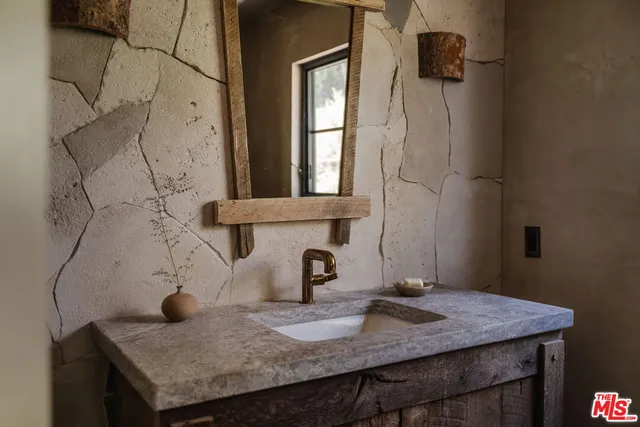 $3,995,000 | 225 Powderhorn Ranch Road, Topanga, CA 90290