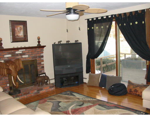 14 Bunker Hill Road Shrewsbury, MA 01545 - Photo 3 of 12 Gallery Image 3