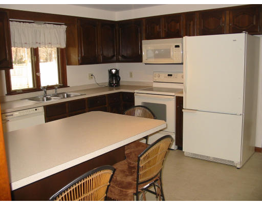 14 Bunker Hill Road Shrewsbury, MA 01545 - Photo 5 of 12 Gallery Image 5