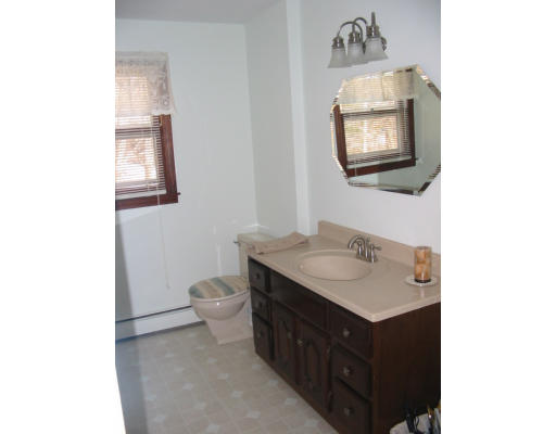14 Bunker Hill Road Shrewsbury, MA 01545 - Photo 10 of 12 Gallery Image 10