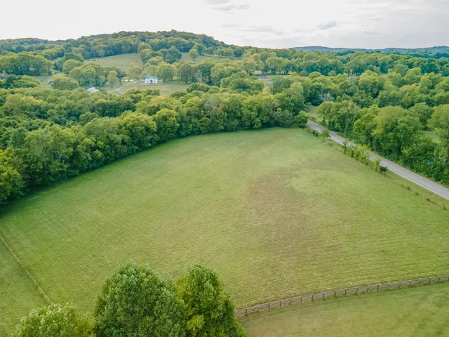 $810,000 | 4862 Toll Dugger Road, Culleoka, TN 38451