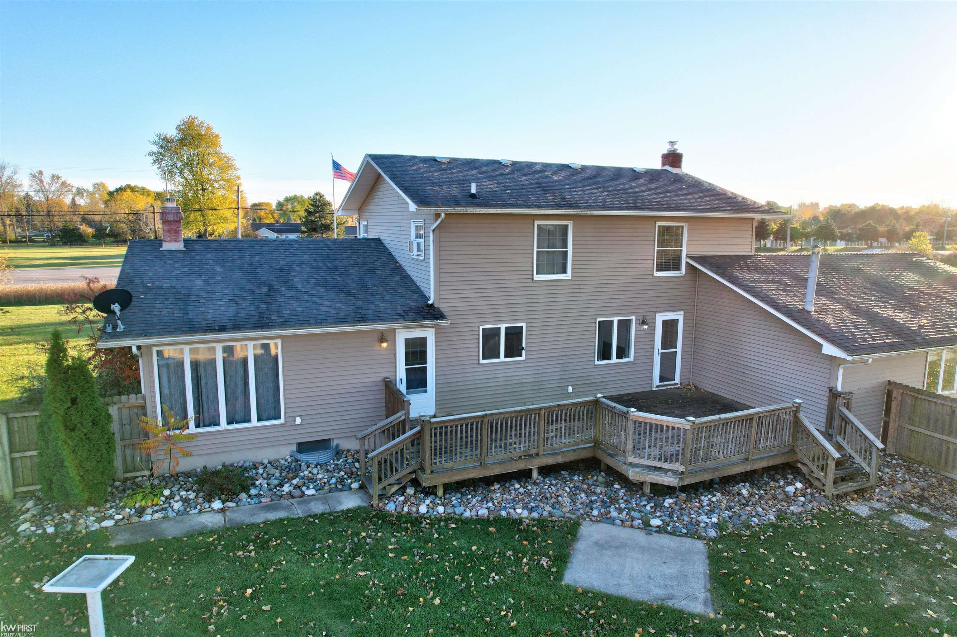 7042 Corunna Road Flint, MI 48532 - Photo 35 of 71 50193056-cbcdbb21-7115-4f9e-968b-fea2da8d79c1.JPG