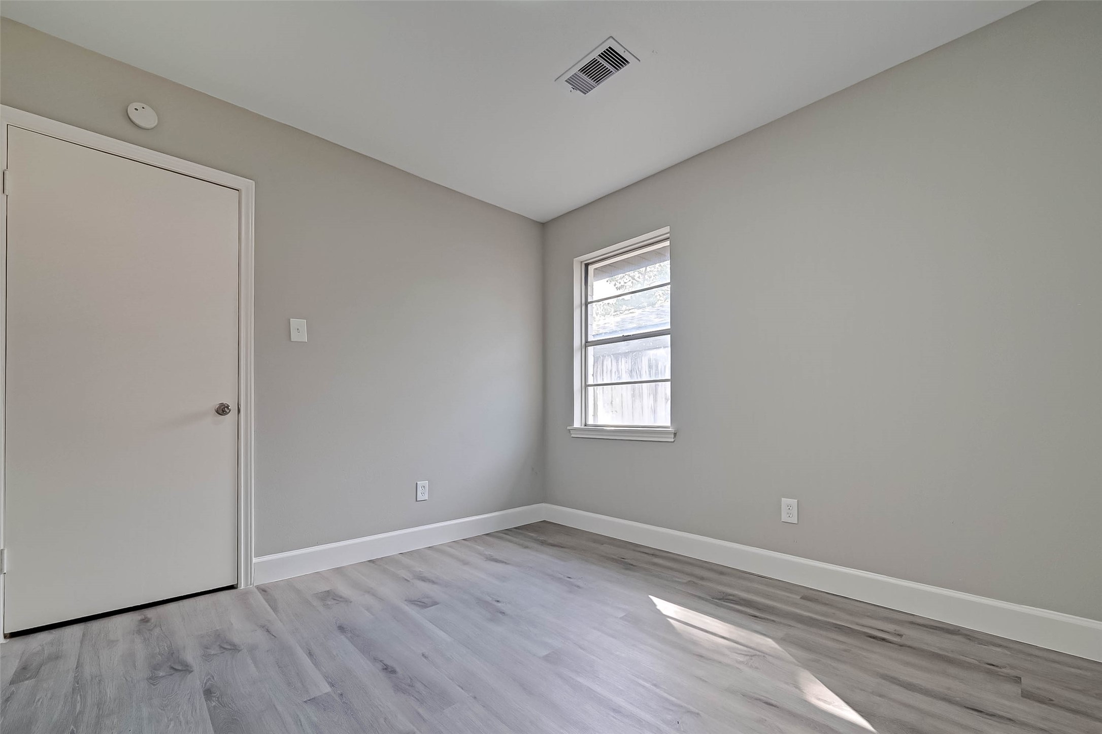 5838 Reed Road Houston, TX 77033 - Photo 16 of 19