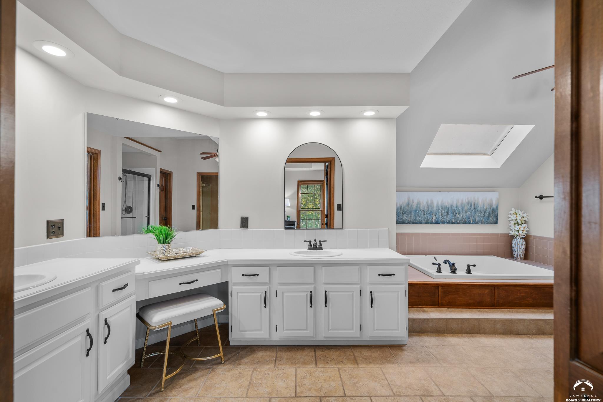 4512 Cedar Ridge Court Lawrence, KS 66049 - Photo 27 of 71 Gallery Image 27