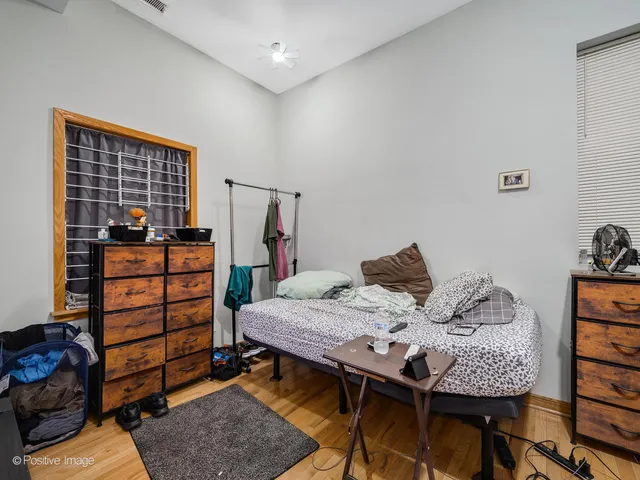 a view of a livingroom with furniture