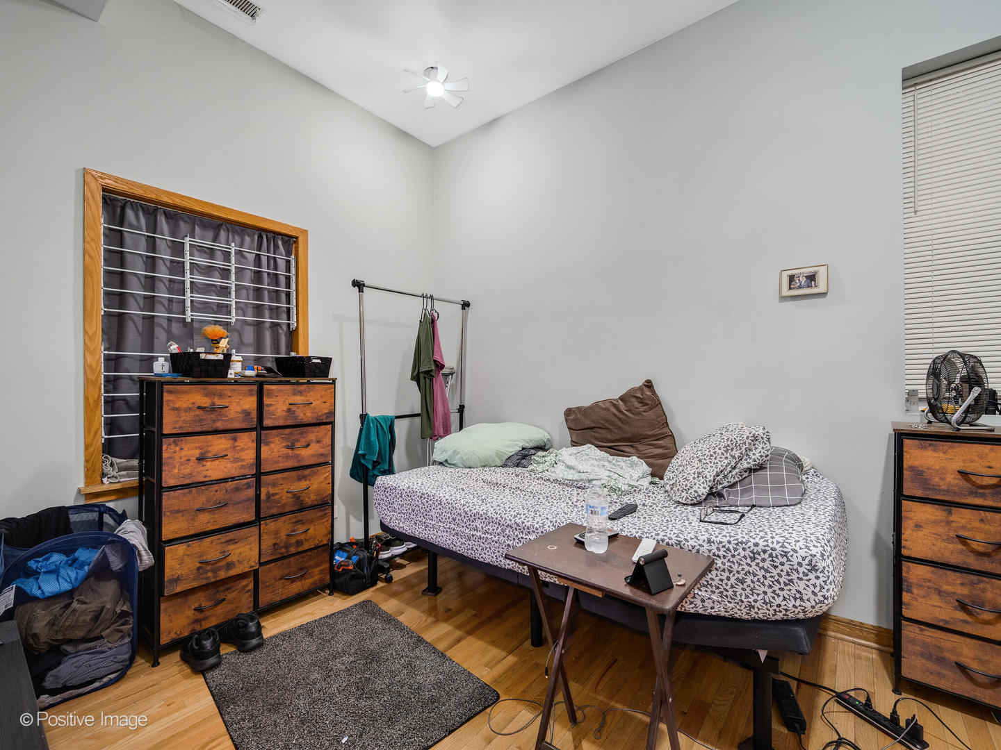 1517 West Taylor Street Chicago, IL 60607 - Photo 12 of 27 a view of a livingroom with furniture