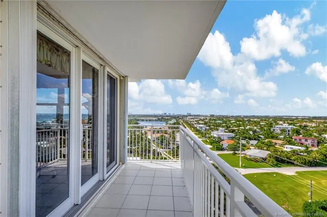 $9,000 | 500 Ocean Drive, Unit W11, North Palm Beach, FL 33408