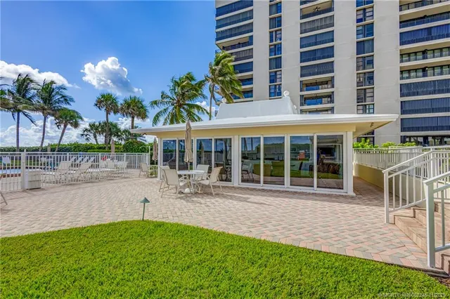 $9,000 | 500 Ocean Drive, Unit W11, North Palm Beach, FL 33408