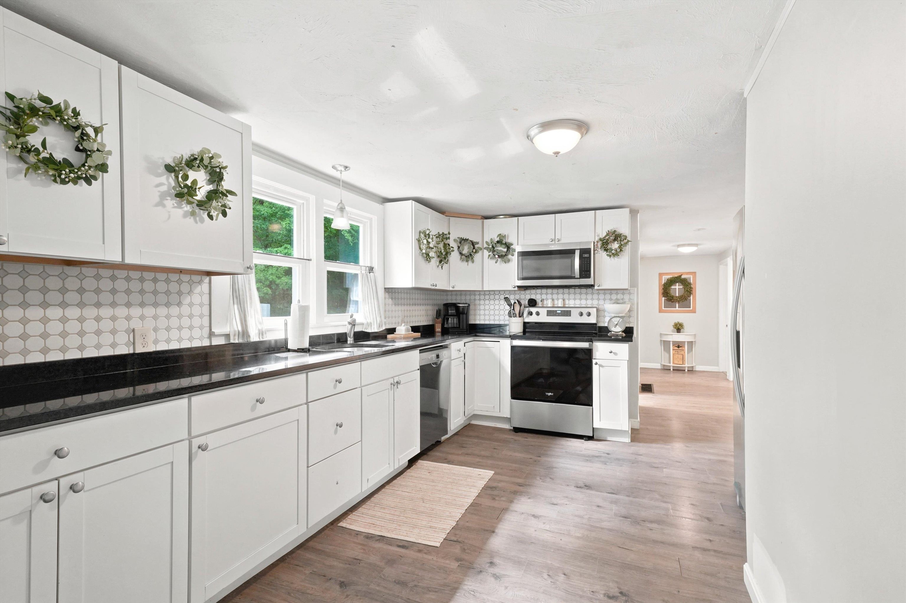218 Hayden Road Hollis, NH 03049 - Photo 10 of 31