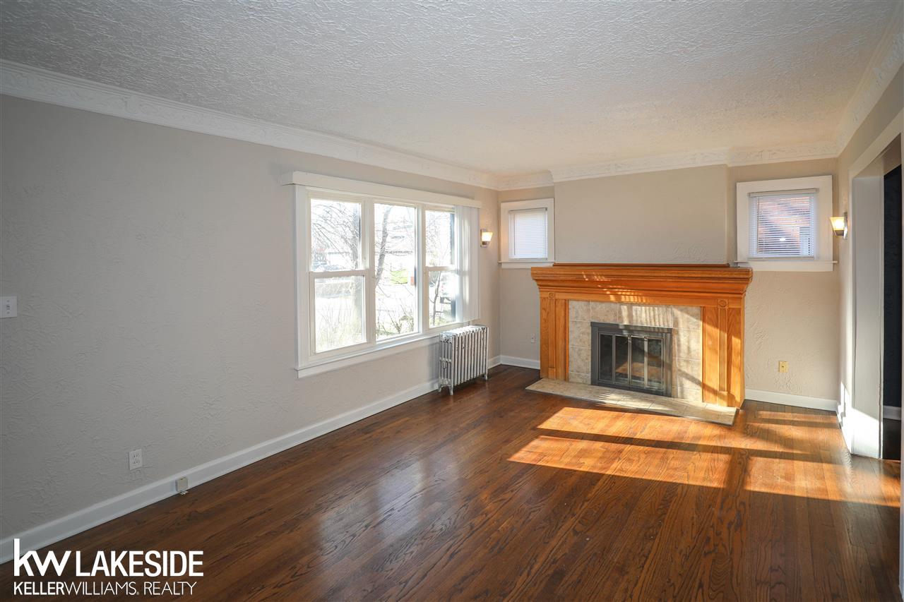 478 Cloverly Road Grosse Pointe Farms, MI 48236 - Photo 7 of 33