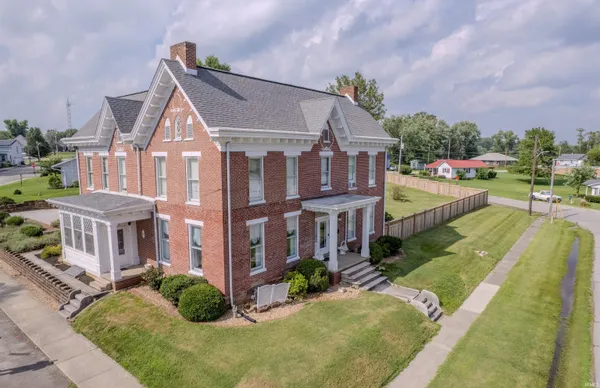 $379,900 | 501 East Main Street, Loogootee, IN 47553