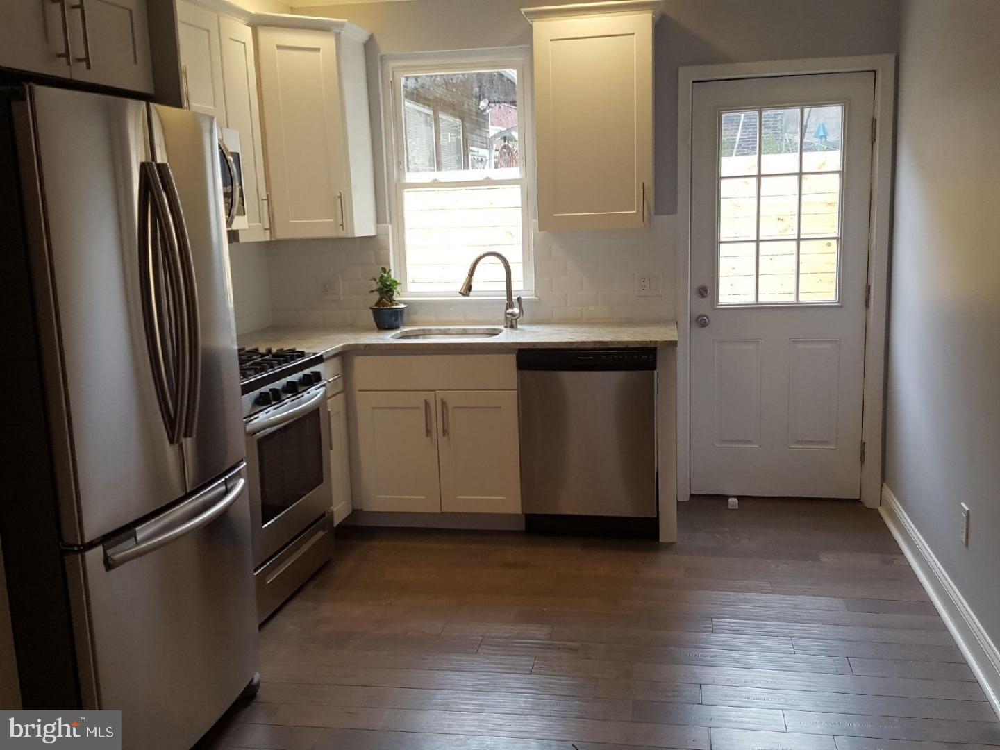 2531 Collins Street Philadelphia, PA 19125 - Photo 11 of 25 Kitchen