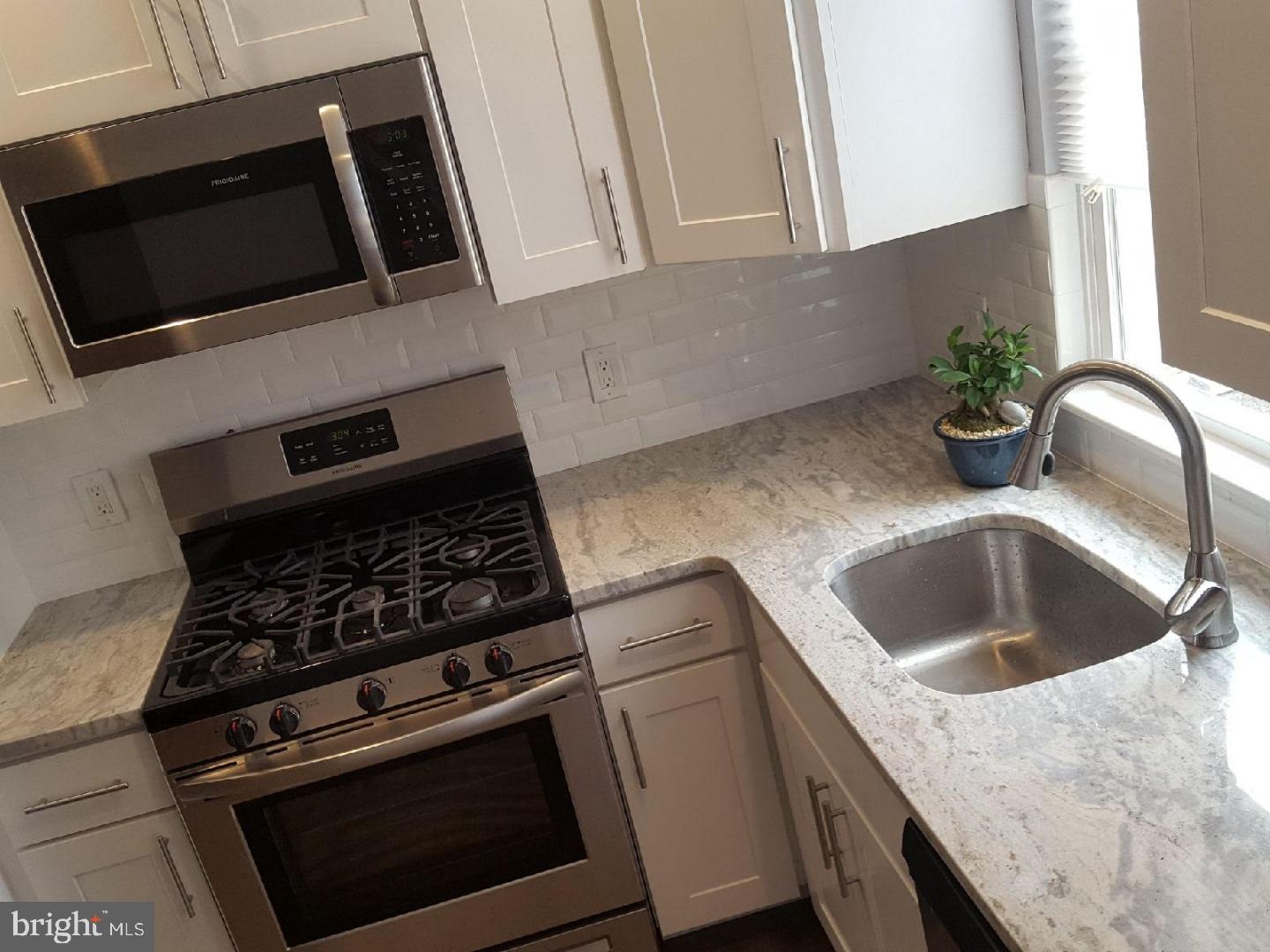 2531 Collins Street Philadelphia, PA 19125 - Photo 12 of 25 Kitchen
