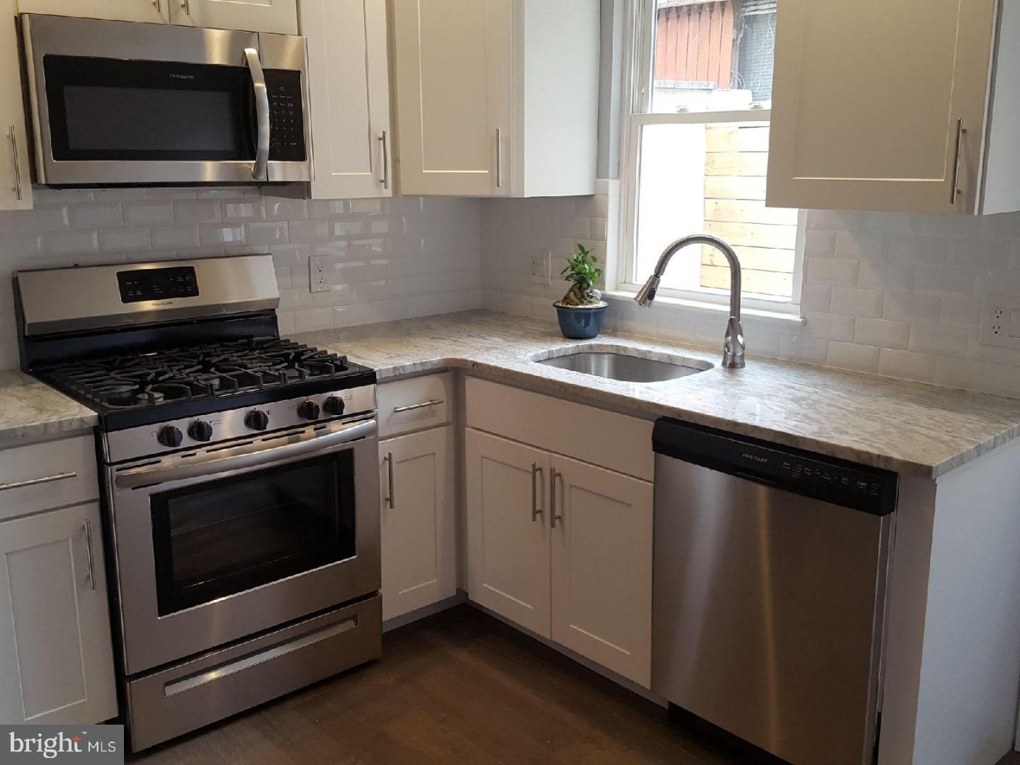 2531 Collins Street Philadelphia, PA 19125 - Photo 13 of 25 Kitchen