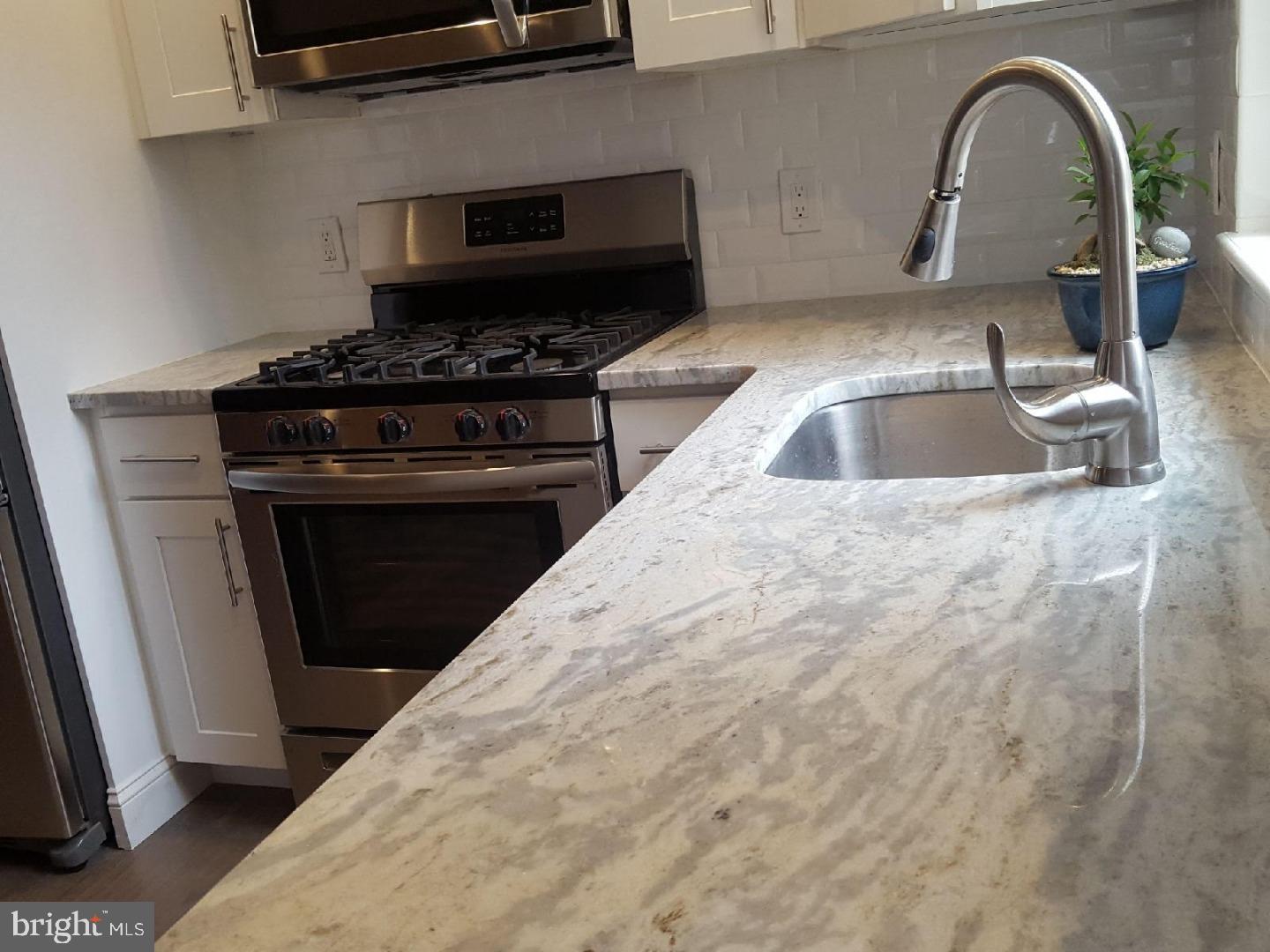 2531 Collins Street Philadelphia, PA 19125 - Photo 14 of 25 Kitchen