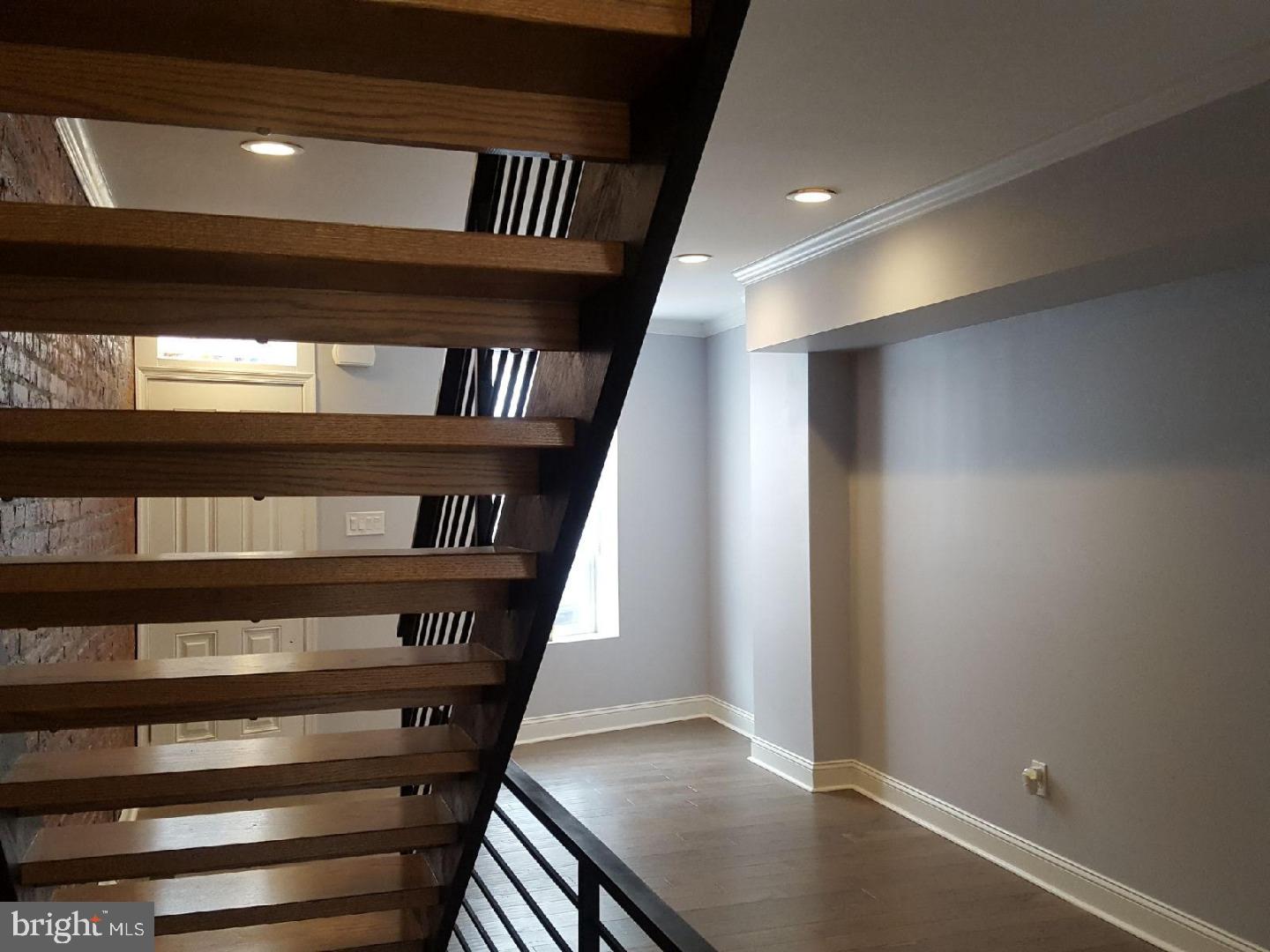 2531 Collins Street Philadelphia, PA 19125 - Photo 6 of 25