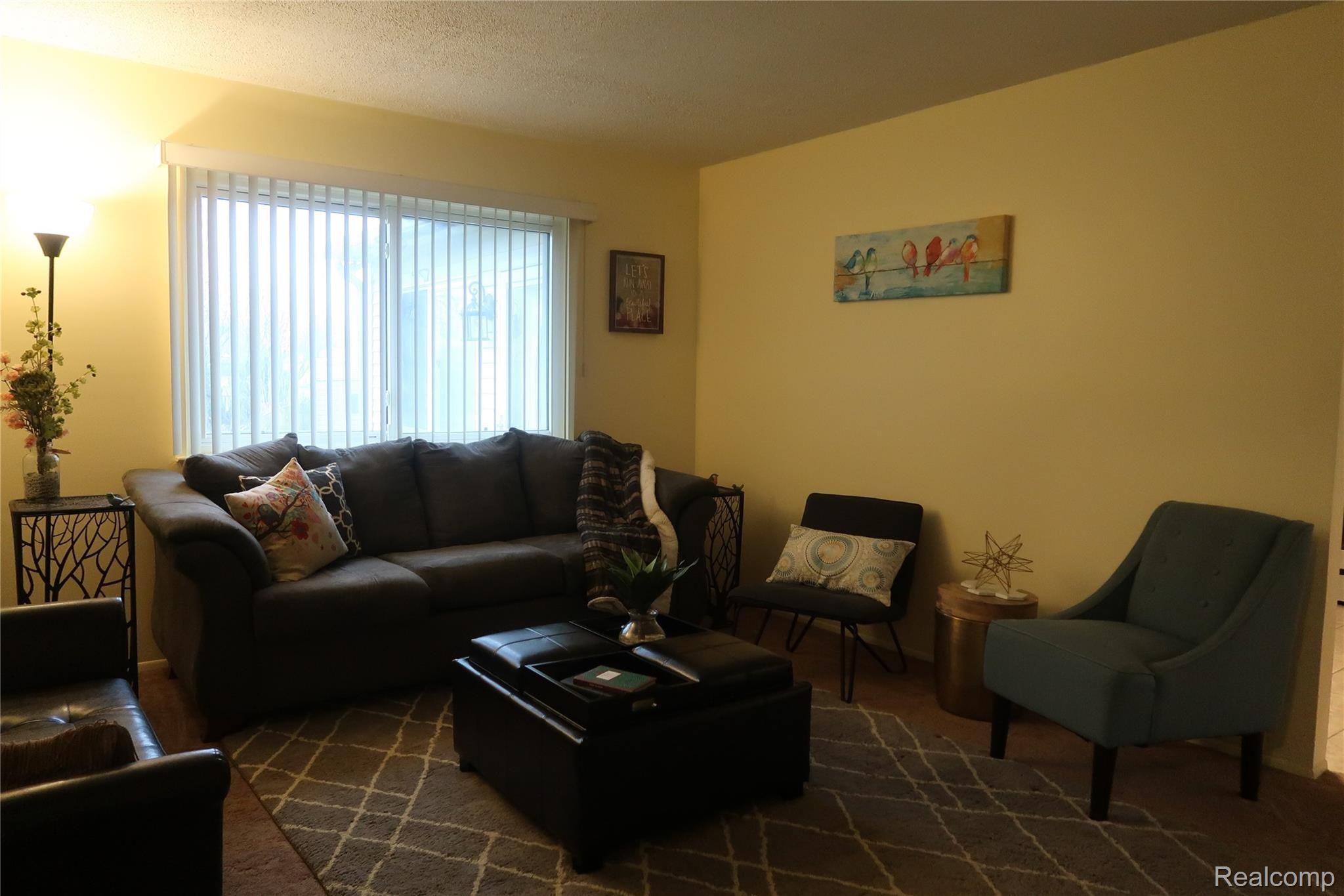 23600 Cedar Ridge Drive Romulus, MI 48174 - Photo 9 of 26 Living Room